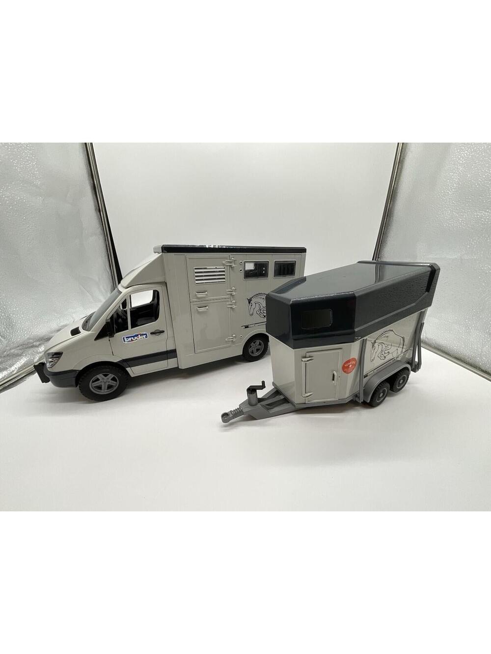 MERCEDES Bruder 2006 Competition Horses Sprinter Van & Extra Trailer RARE